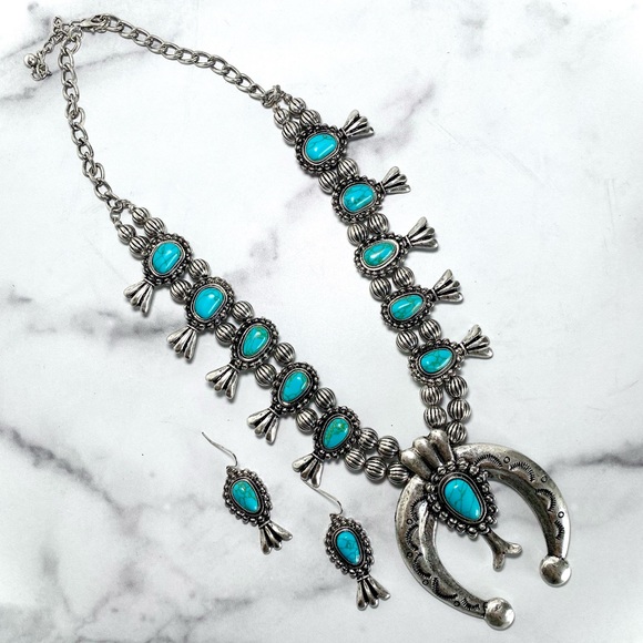 Western Boho Necklace and Earrings Set - Picture 6 of 7